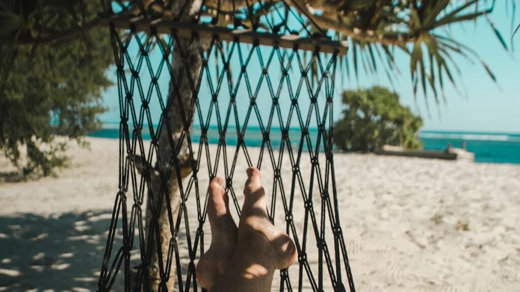 How to Choose the Right Travel Hammock for You